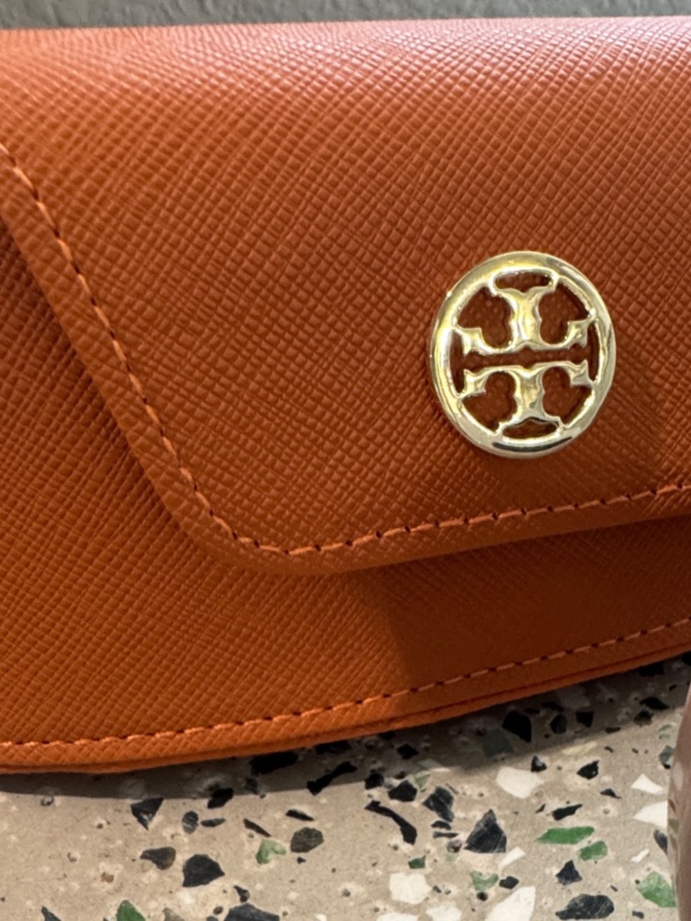 NWOT - Tory Burch Kira Sunglasses in Taupe - Picture 7 of 11